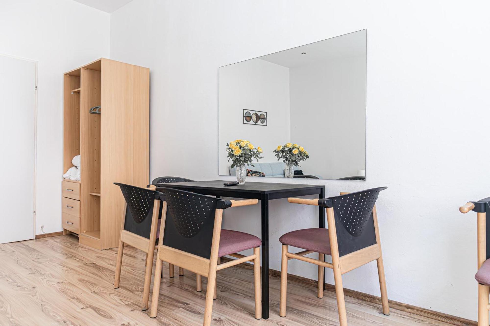 וינה Budget Apartments Well Connected To The Whole City מראה חיצוני תמונה